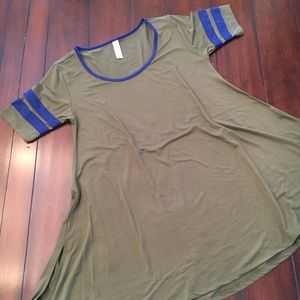 LuLaRoe Perfect Tee...NWOT=👕